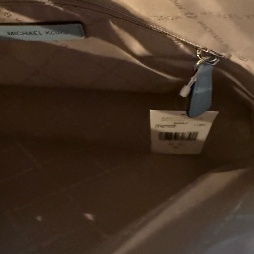 Michael Kors Sky Blue Sheila Signature Tote NWT - Picture 7 of 10